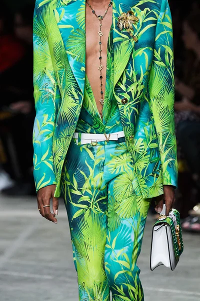 Look 137
